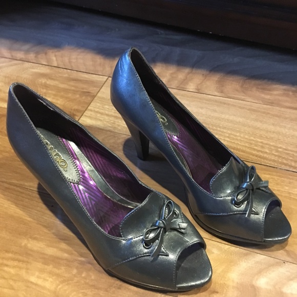 Metallic grey open toe heels - Picture 4 of 7
